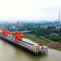 有利于砂石外運！江西首座萬(wàn)噸級碼頭建成